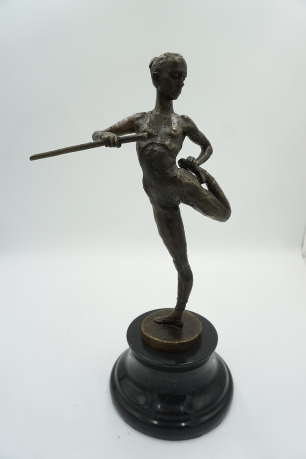 FIGURA Z BRĄZU ZMYSŁOWA TANCERKA BALETNICA