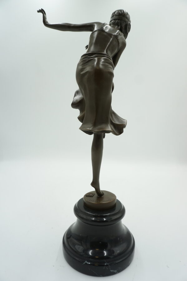 FIGURA Z BRĄZU CON BRIO DEMETRE CHIPARUS