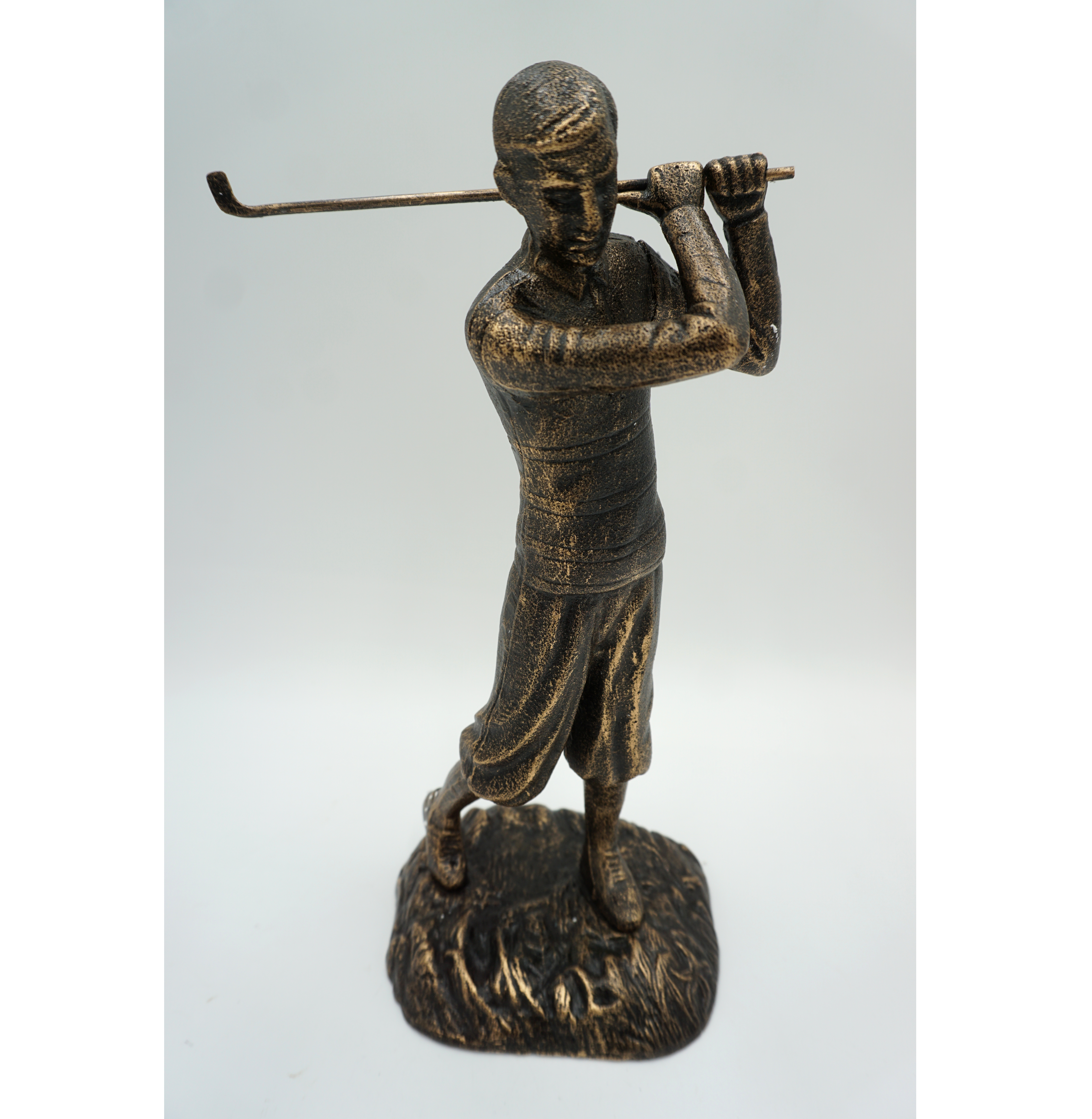 ŻELIWNA FIGURKA GOLFISTA PREZENT DLA GOLFISTY