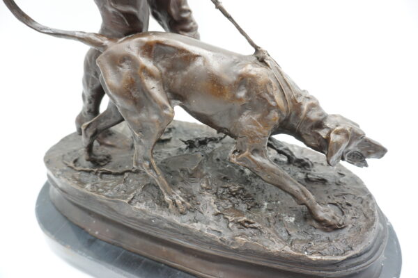 DUŻA FIGURA Z BRĄZU MYŚLIWY Z PSAMI - POLOWANIE
