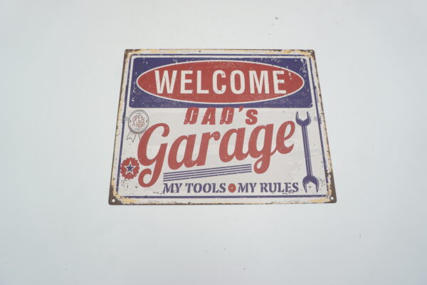 BLASZANY SZYLD - TABLICZKA "WELCOME DAD'S GARAGE" 20X25 cm.