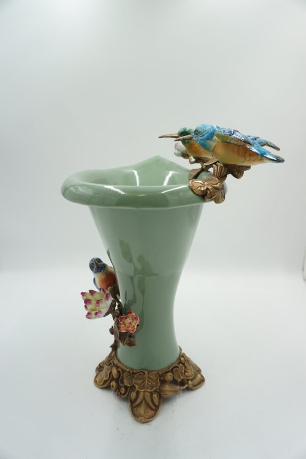 WAZON Z PTASZKAMI PORCELANA Z BRĄZEM