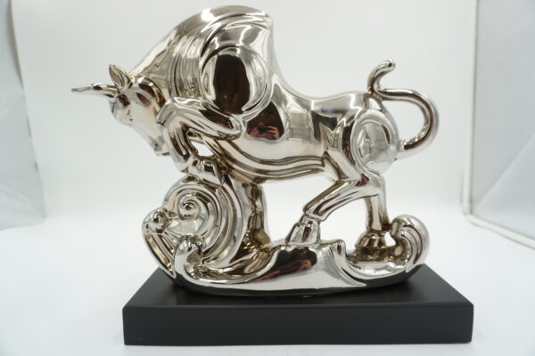 ZŁOTA CERAMICZNA FIGURA BYK HOSSA