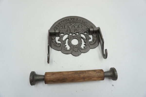 ŻELIWNY WIESZAK UCHWYT NA PAPIER