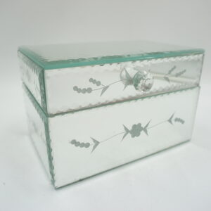 SZKLANA SZKATUŁKA NA BIŻUTERIĘ