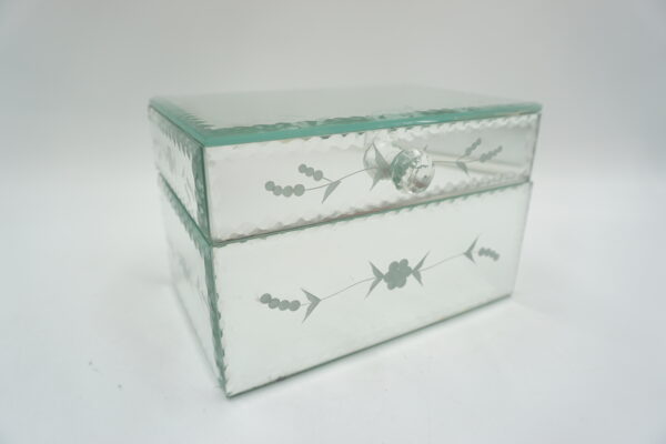 SZKLANA SZKATUŁKA NA BIŻUTERIĘ