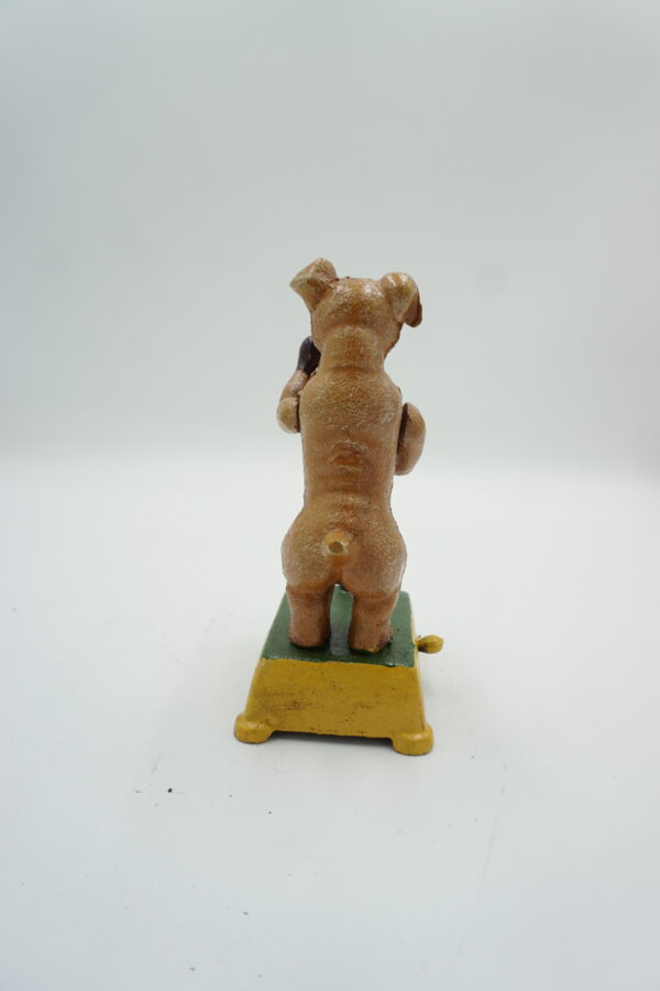 ŻELIWNA RUCHOMA ZABAWKA PIES BOKSER