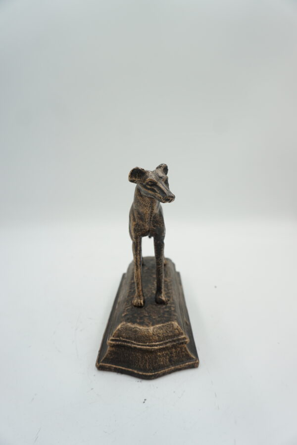 ŻELIWNA FIGURKA PIES CHART PIES GOŃCZY