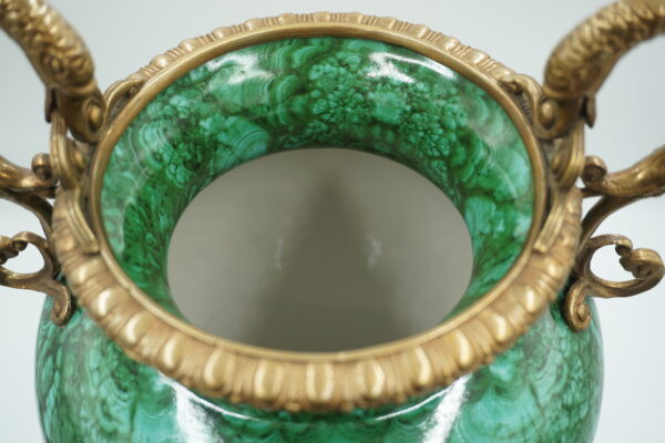 WAZON PORCELANA Z BRĄZEM POSTACIE KOBIET ZIELONY