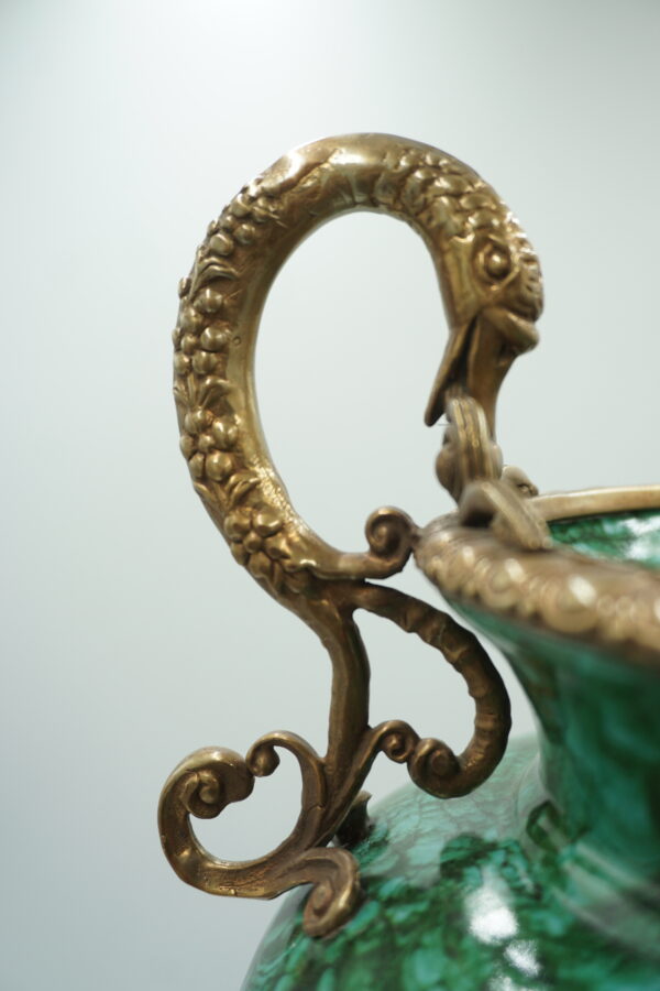 WAZON PORCELANA Z BRĄZEM POSTACIE KOBIET ZIELONY