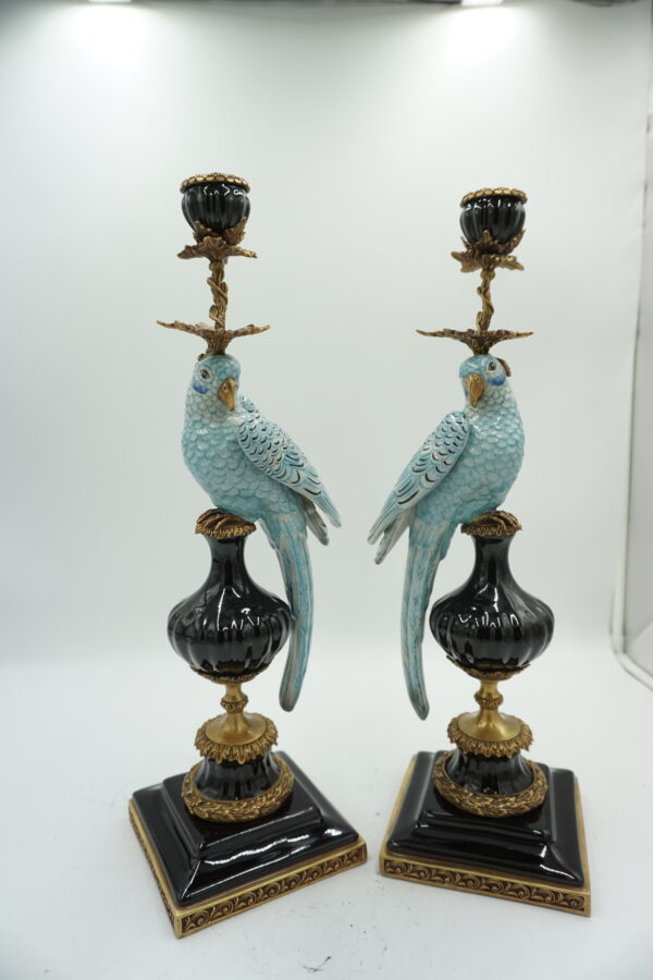DUŻA PARA ŚWIECZNIKÓW PAPUGI NIEBIESKIE PORCELANA Z BRĄZEM CUDO wys-49cm