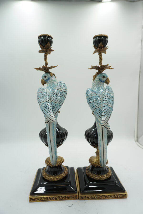 DUŻA PARA ŚWIECZNIKÓW PAPUGI NIEBIESKIE PORCELANA Z BRĄZEM CUDO wys-49cm