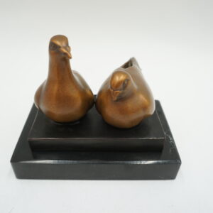 FIGURA Z BRĄZU DWA GOŁĘBIE