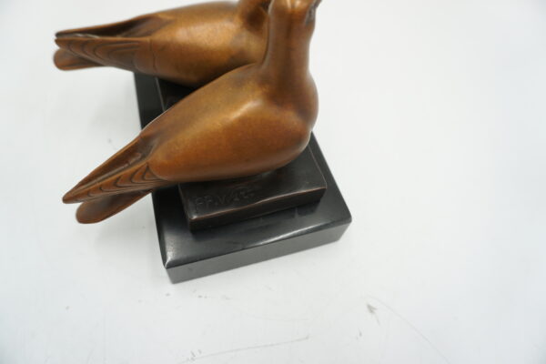 FIGURA Z BRĄZU DWA GOŁĘBIE