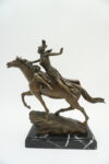 FIGURA Z BRĄZU WALKIRIA WOJOWNICZKA NA KONIU