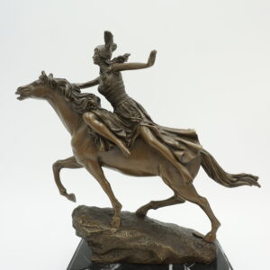 FIGURA Z BRĄZU WALKIRIA WOJOWNICZKA NA KONIU