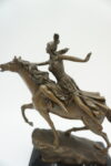 FIGURA Z BRĄZU WALKIRIA WOJOWNICZKA NA KONIU