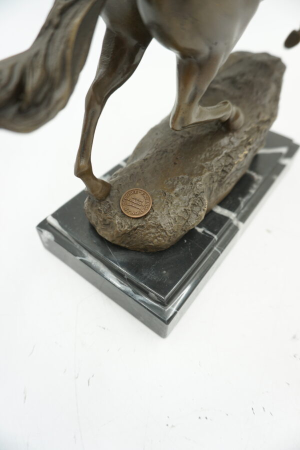 FIGURA Z BRĄZU WALKIRIA WOJOWNICZKA NA KONIU