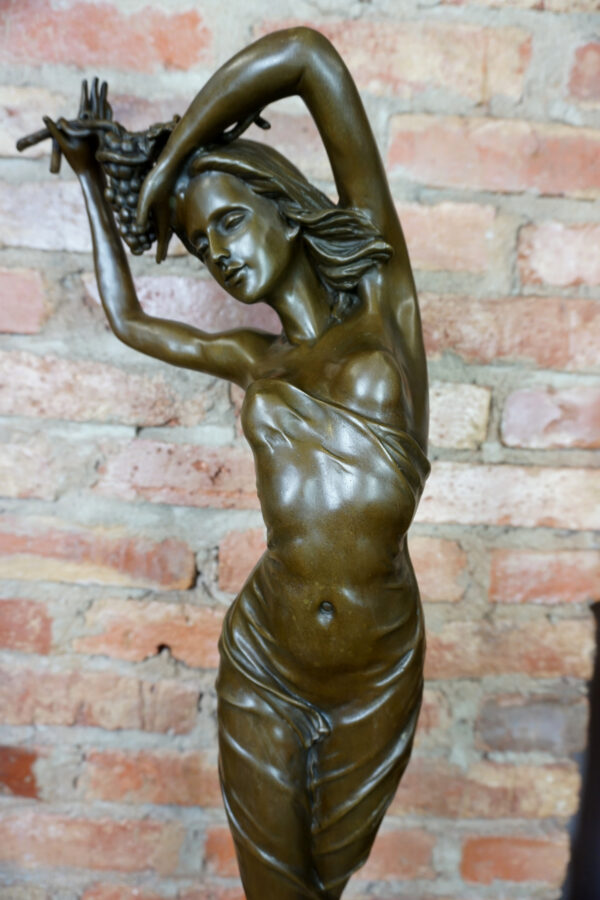 BOGINI Z WINOGRONEM KOBIETA W SUKNI BARDZO DUŻA FIGURA Z BRĄZU 84cm SECESJA