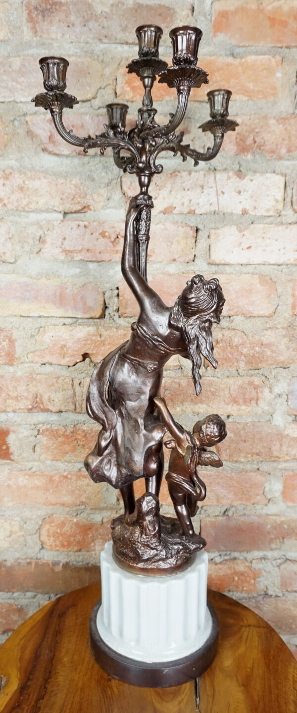 DUŻY POSTACIOWY ŚWIECZNIK Z BRĄZU KOBIETA Z AMOREM 5 ŚWIEC wys79cm