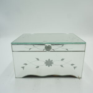 SZKLANA SZKATUŁKA NA BIŻUTERIĘ