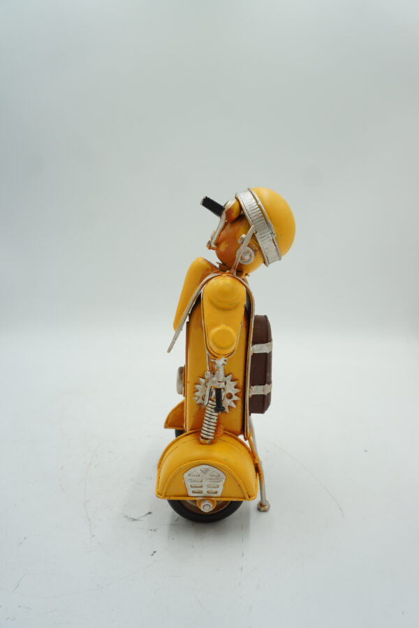 METALOWY MODEL ZABAWKA ROBOT TRANSFORMERS