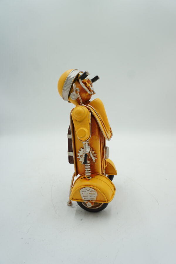 METALOWY MODEL ZABAWKA ROBOT TRANSFORMERS