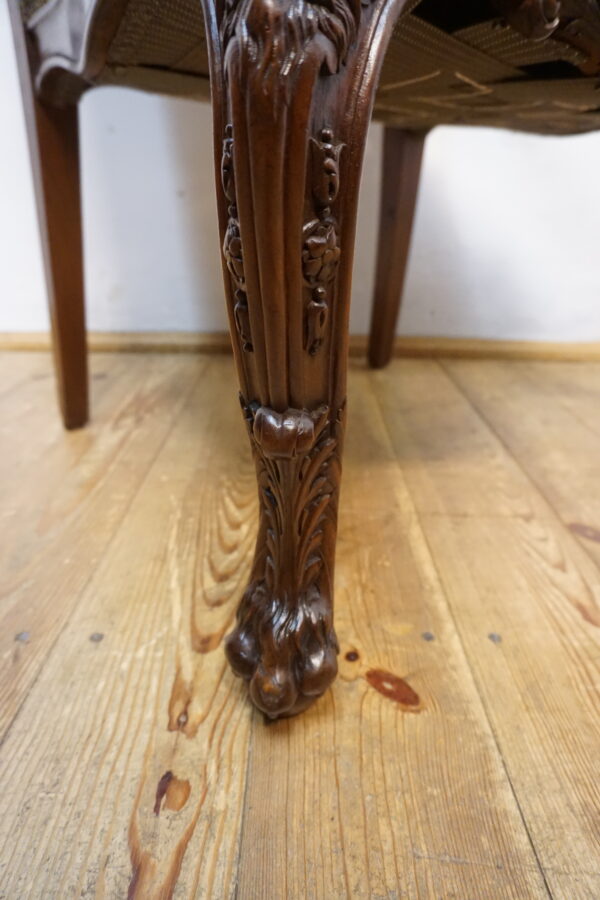STARY DOSTOJNY FOTEL DO BIURKA RZEŻBIONY GŁOWY NA LWICH ŁAPACH SPRĘŻYNY