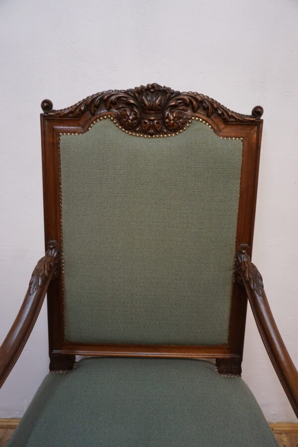 STARY DOSTOJNY FOTEL DO BIURKA RZEŻBIONY GŁOWY NA LWICH ŁAPACH SPRĘŻYNY