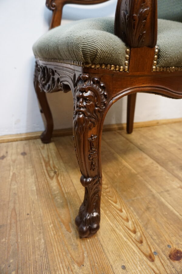 STARY DOSTOJNY FOTEL DO BIURKA RZEŻBIONY GŁOWY NA LWICH ŁAPACH SPRĘŻYNY
