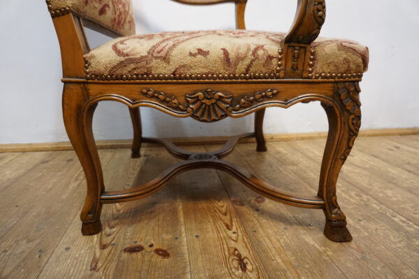 DOSTOJNY DUŻY FOTEL RZEŻBIONY GOBELIN KOPYTA