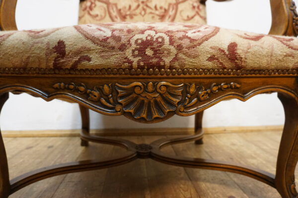 DOSTOJNY DUŻY FOTEL RZEŻBIONY GOBELIN KOPYTA