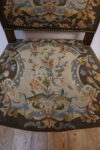 DOSTOJNY DUŻY FOTEL POKRYTY NIESAMOWITYM GOBELINEM