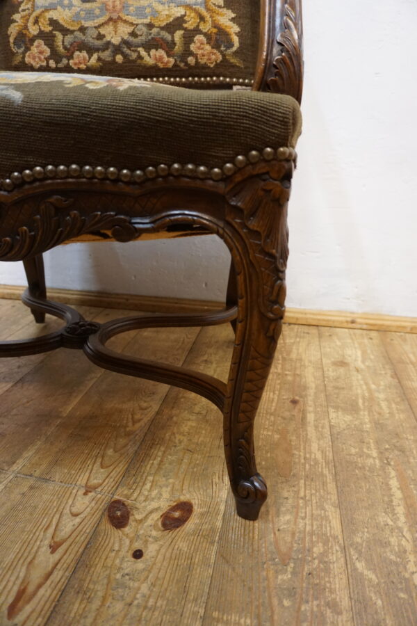 DOSTOJNY DUŻY FOTEL POKRYTY NIESAMOWITYM GOBELINEM