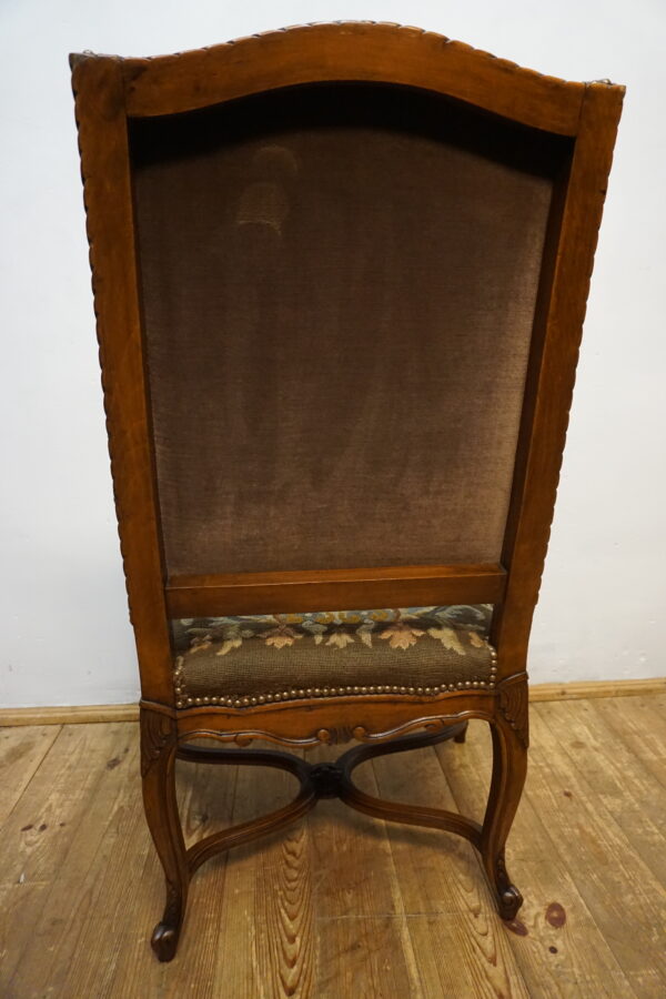 DOSTOJNY DUŻY FOTEL POKRYTY NIESAMOWITYM GOBELINEM