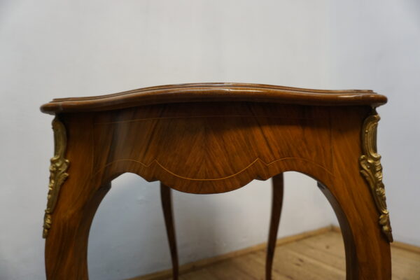 STARY STOLIK STÓŁ GIĘTE NOGI NEOROKOKO OKUCIA Z BRĄZU