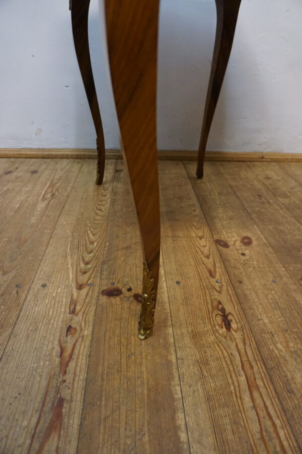 STARY STOLIK STÓŁ GIĘTE NOGI NEOROKOKO OKUCIA Z BRĄZU