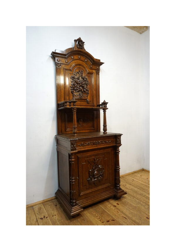 KOMODA Z NADSTAWKĄ SZAFKA palacza z motywem liści tytoniu – XIX wiek