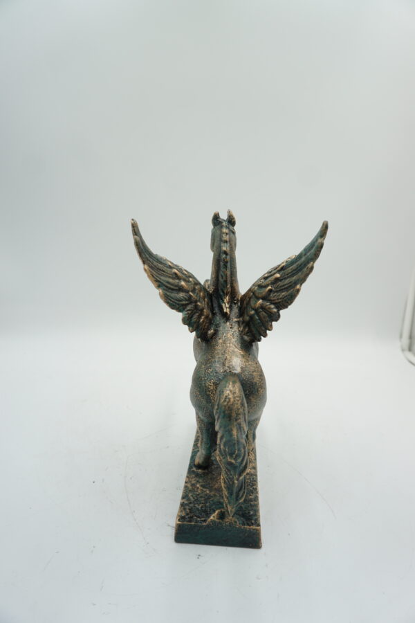 ŻELIWNA FIGURKA KOŃ ZE SKRZYDŁAMI PEGASUS