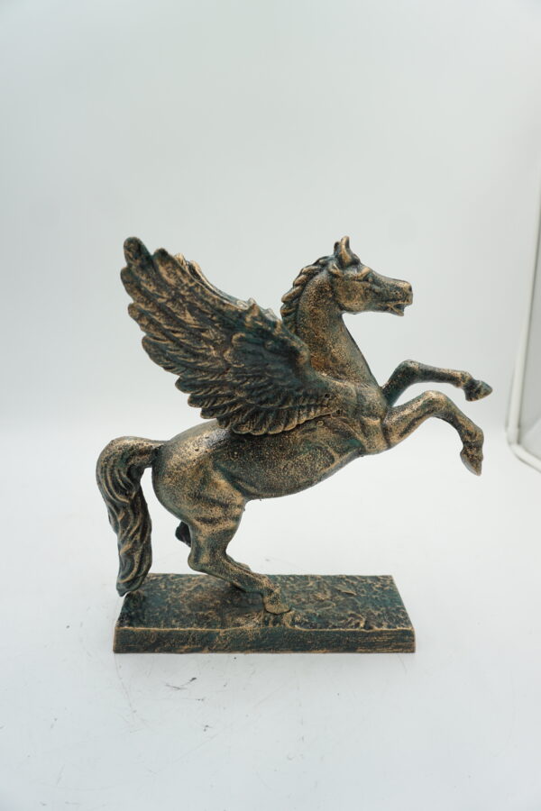 ŻELIWNA FIGURKA KOŃ ZE SKRZYDŁAMI PEGASUS