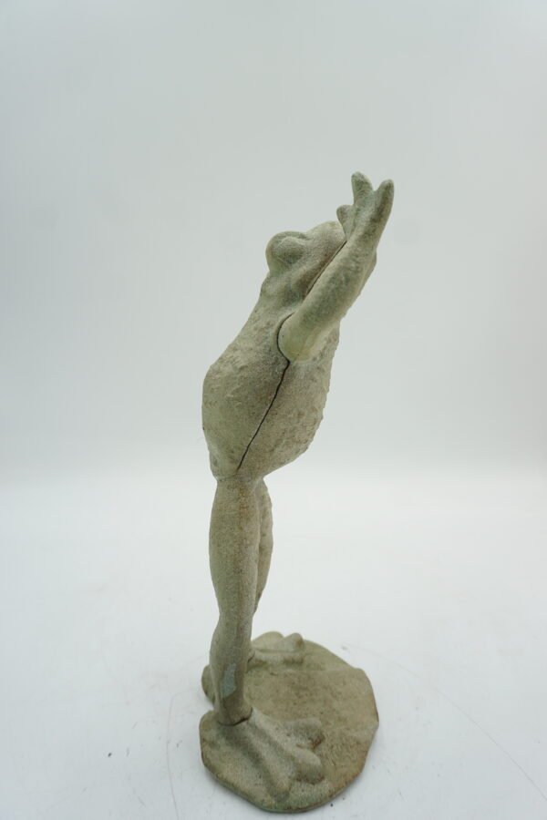 ŻELIWNA FIGURKA ŻABA