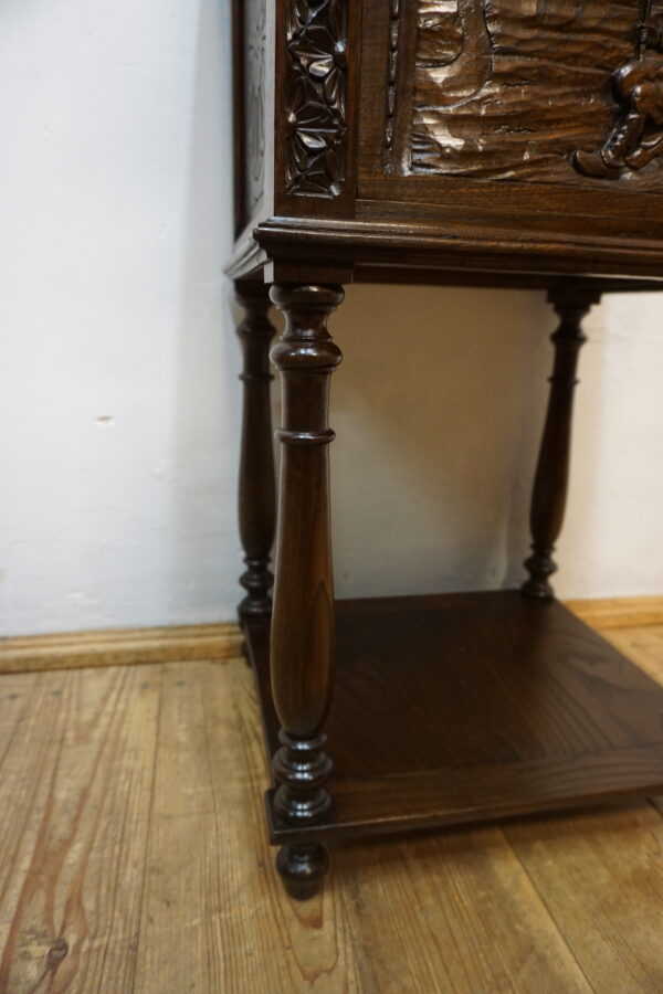 SZAFKA BRETROŃSKA STOLIK NOCNY BOGATO RZEŹBIONA