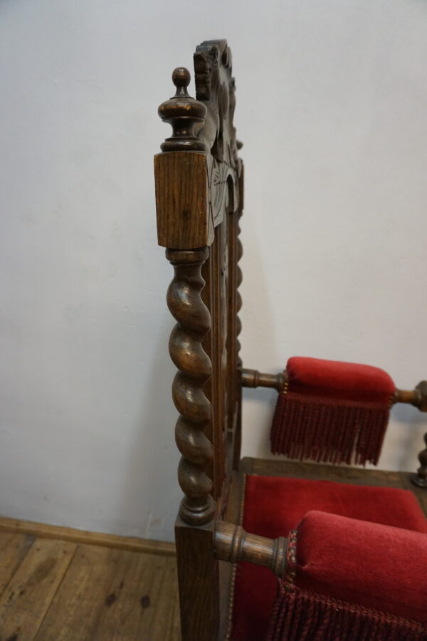 DOSTOJNY RZEŹBIONY FOTEL DĘBOWY NEORENESANS