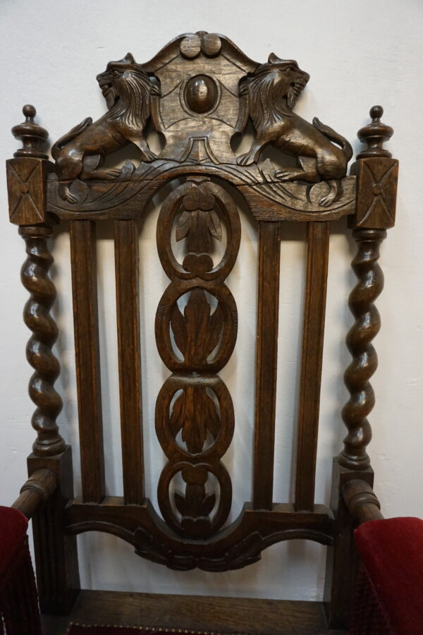 DOSTOJNY RZEŹBIONY FOTEL DĘBOWY NEORENESANS