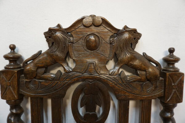 DOSTOJNY RZEŹBIONY FOTEL DĘBOWY NEORENESANS