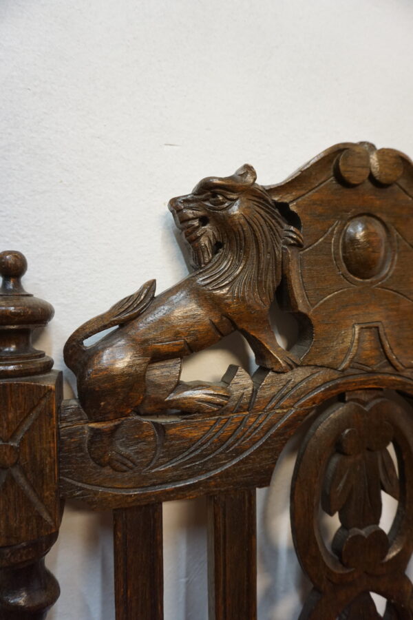 DOSTOJNY RZEŹBIONY FOTEL DĘBOWY NEORENESANS