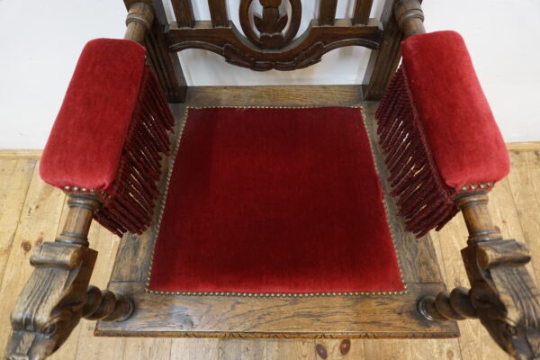 DOSTOJNY RZEŹBIONY FOTEL DĘBOWY NEORENESANS