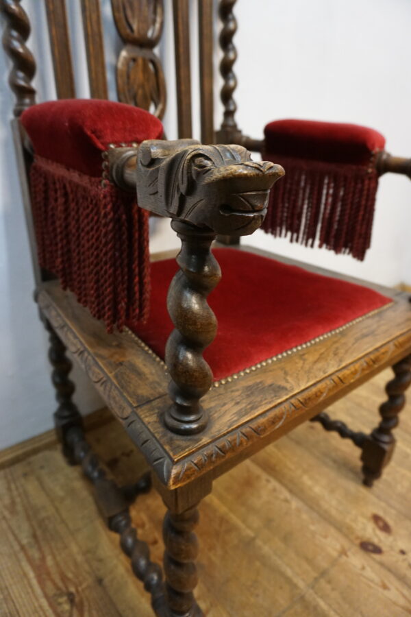 DOSTOJNY RZEŹBIONY FOTEL DĘBOWY NEORENESANS