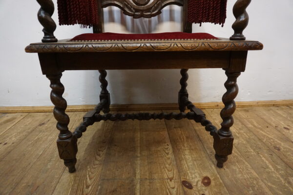 DOSTOJNY RZEŹBIONY FOTEL DĘBOWY NEORENESANS