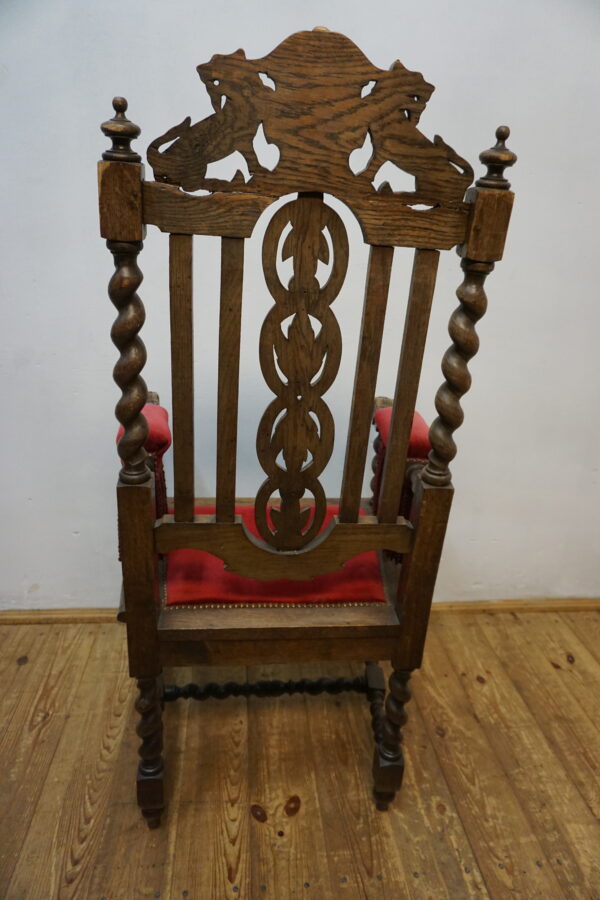 DOSTOJNY RZEŹBIONY FOTEL DĘBOWY NEORENESANS